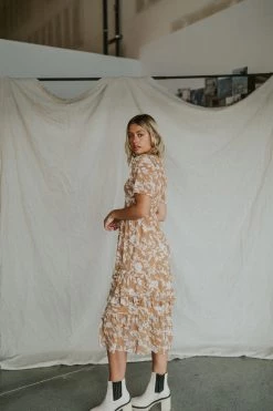 Henly Gone Girl Floral Midi In Camel