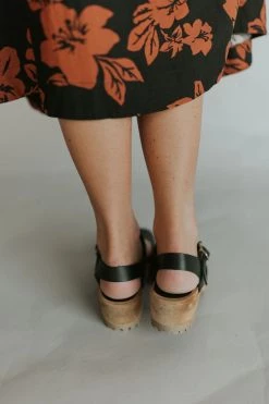 Henly Shoes Elin Clog In Black