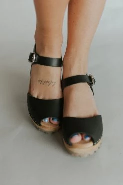 Henly Shoes Elin Clog In Black