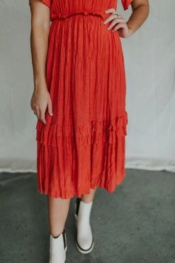 Henly Nola Crinkle Midi In Brick Dresses