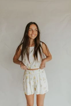 Henly Lemon Zest Shorts In Ivory Pants/Shorts