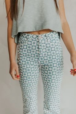 Henly Daisy Days Print Pants In Blue