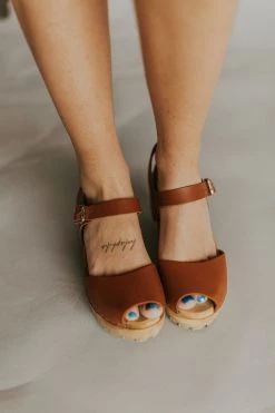 Henly Shoes Elin Clog In Luggage