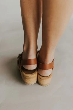 Henly Shoes Elin Clog In Luggage