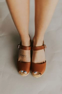 Henly Shoes Elin Clog In Luggage