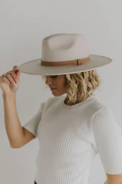 Henly Mont Blanc Fedora In Cream