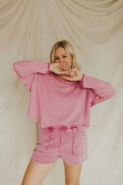 Henly *Pink Punch Sweat Shorts In Fuchsia