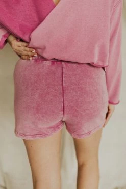 Henly *Pink Punch Sweat Shorts In Fuchsia