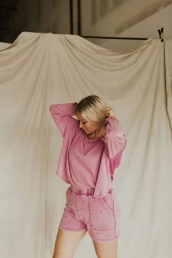 Henly *Pink Punch Sweat Shorts In Fuchsia